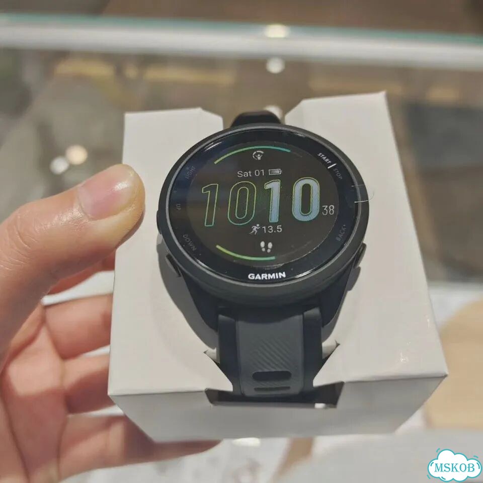 Garmin Forerunner 165 умные часы фото 4