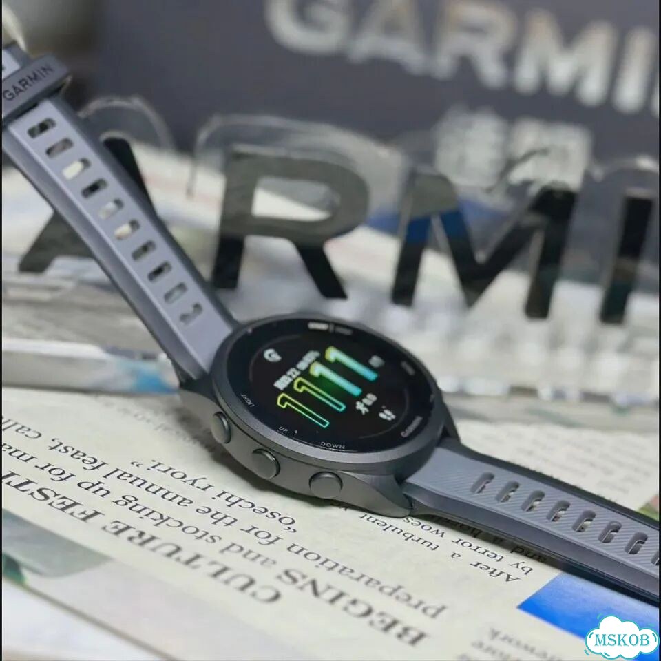 Garmin Forerunner 165 умные часы фото 6