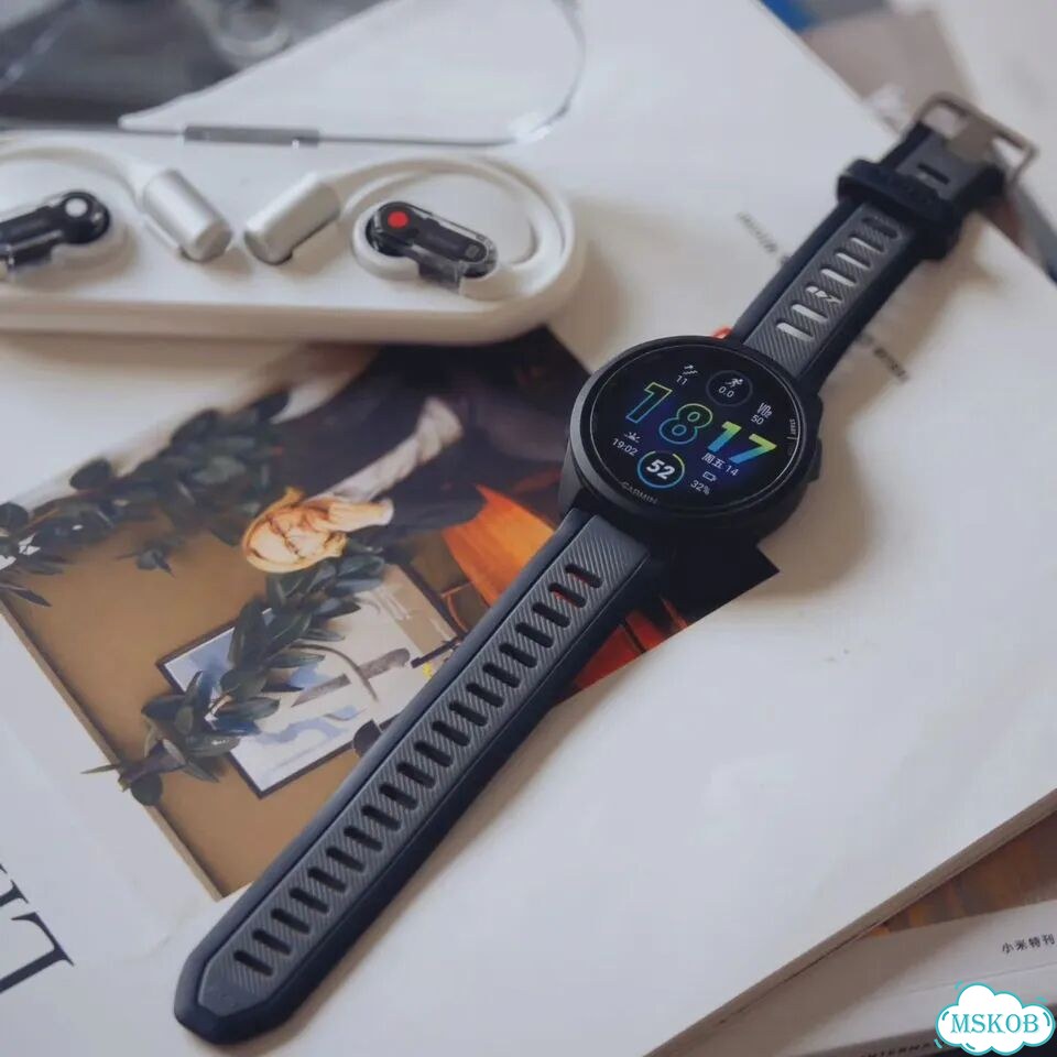 Garmin Forerunner 165 GPS Black умные часы фото 5