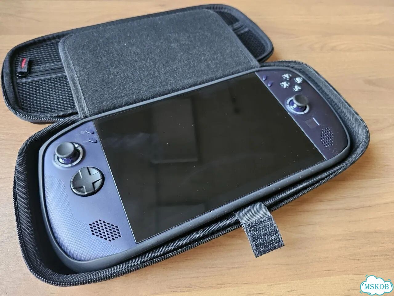 Игровая консоль Legion Go S Z1 Extreme 32/1024 фото 1