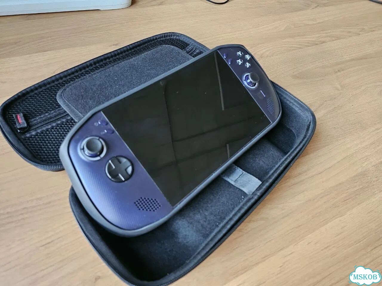Игровая консоль Legion Go S Z1 Extreme 32/1024 фото 2