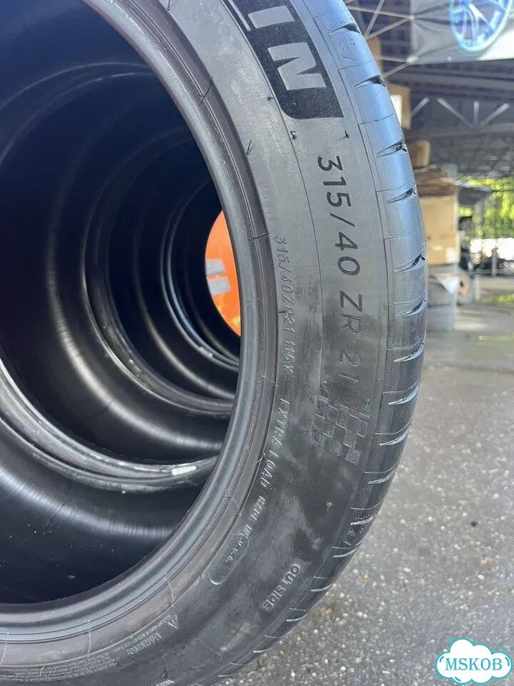 Michelin Pilot Sport 4 SUV 275/45 R21 и 315/40 R21 115Y фото 6