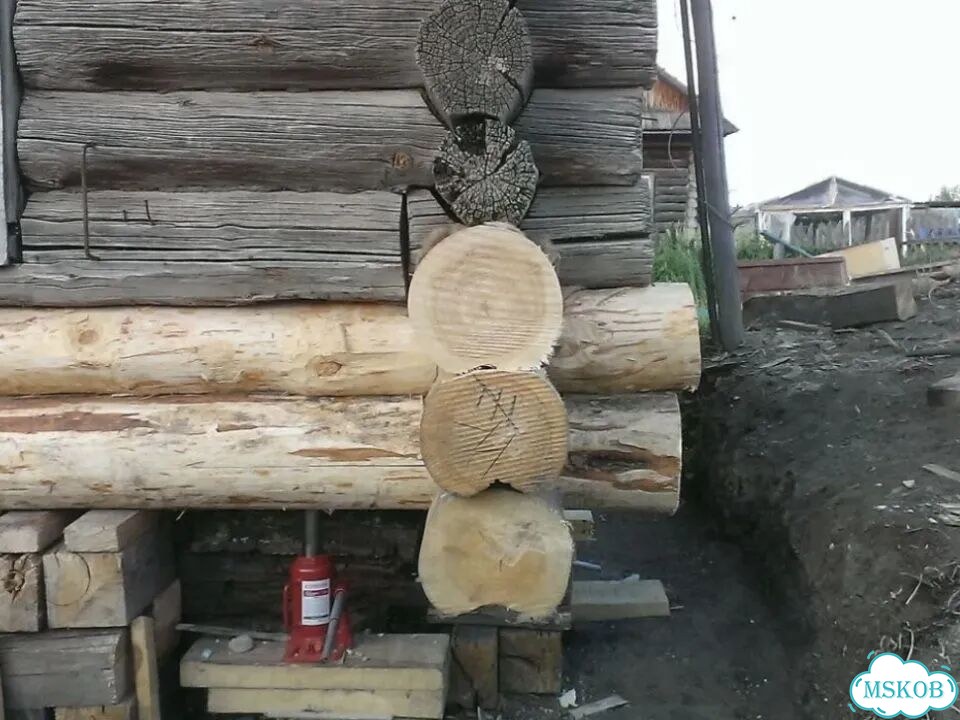 Замена венцов подъем дома фото 2