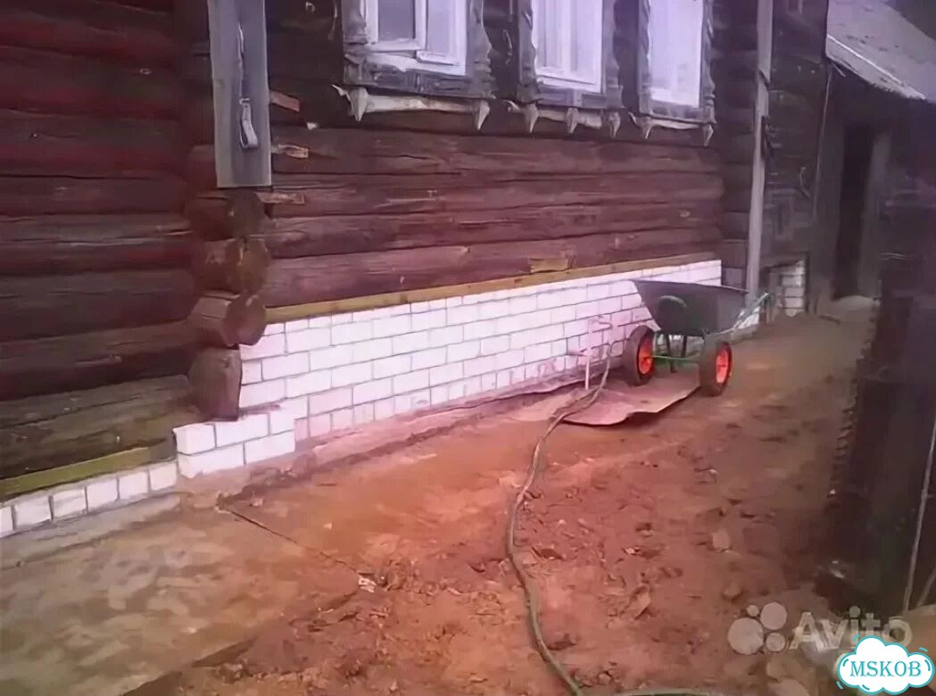 Замена венцов подъем дома фото 9
