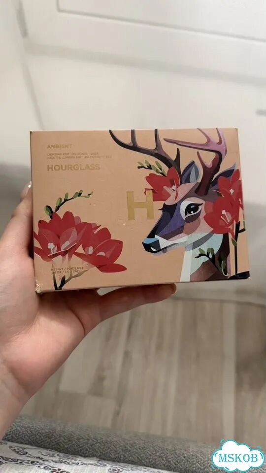 Hourglass палетка олень фото 2