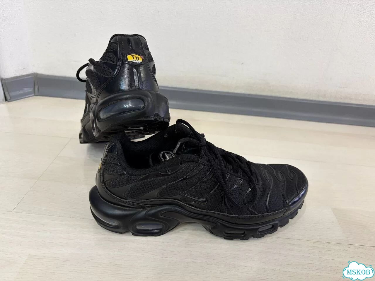 Nike air max plus tn triple black фото 1