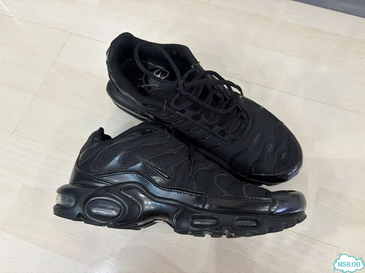 Nike air max plus tn triple black фото 2