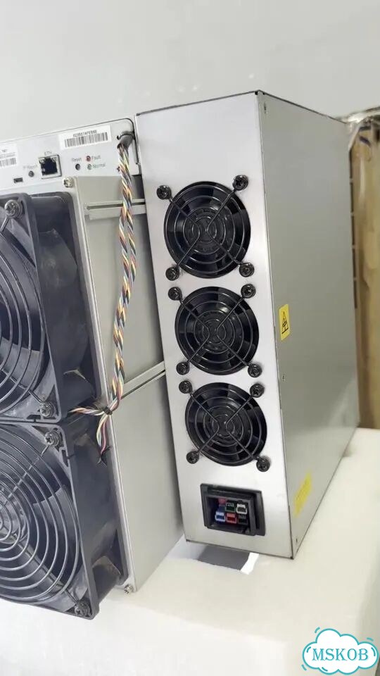 Antminer T21 190th бу фото 1