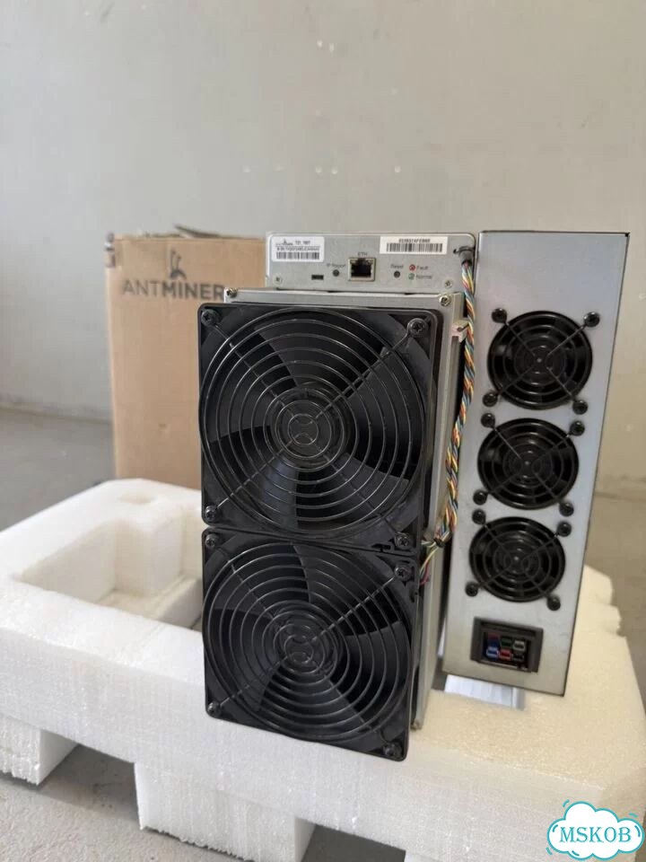 Antminer T21 190th бу фото 2