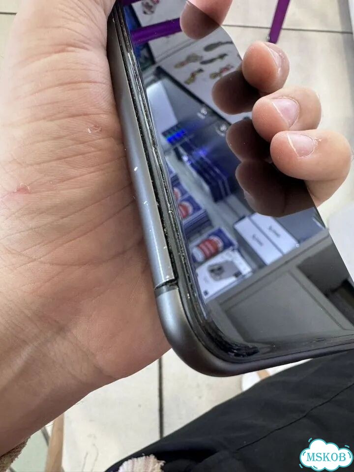 iPhone 11, 64 ГБ, SIM + eSIM фото 4