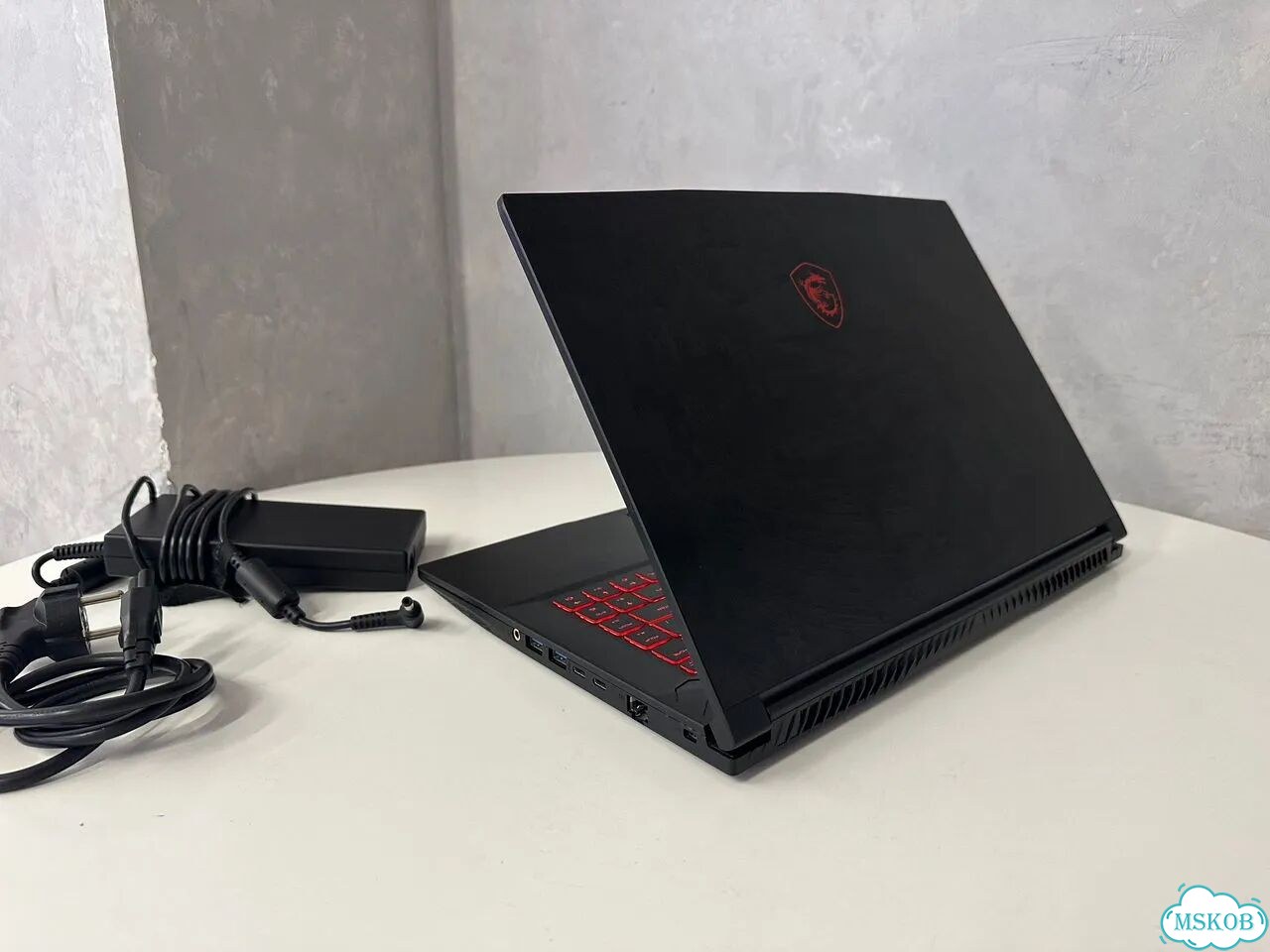 Очень мощный гровой ноутбук RTX 2060 144Hz фото 3