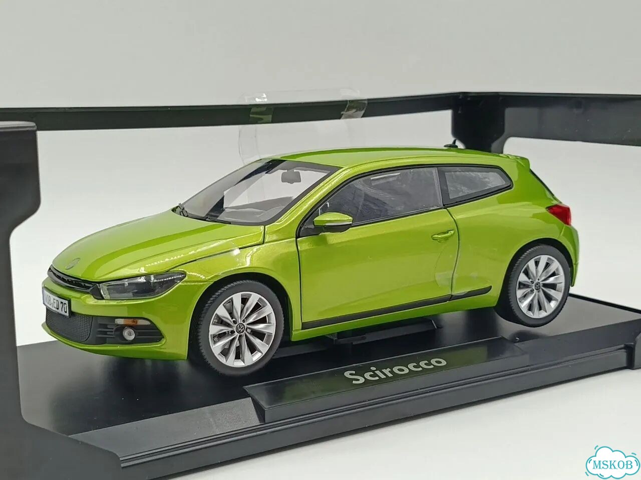 Масштабная модель Volkswagen Scirocco 1:18 Norev фото 2