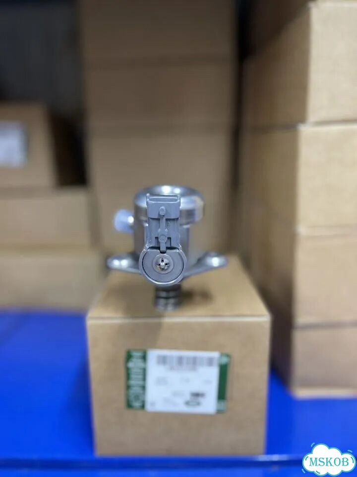 Насос тнвд Land Rover Jaguar LR025599 фото 2