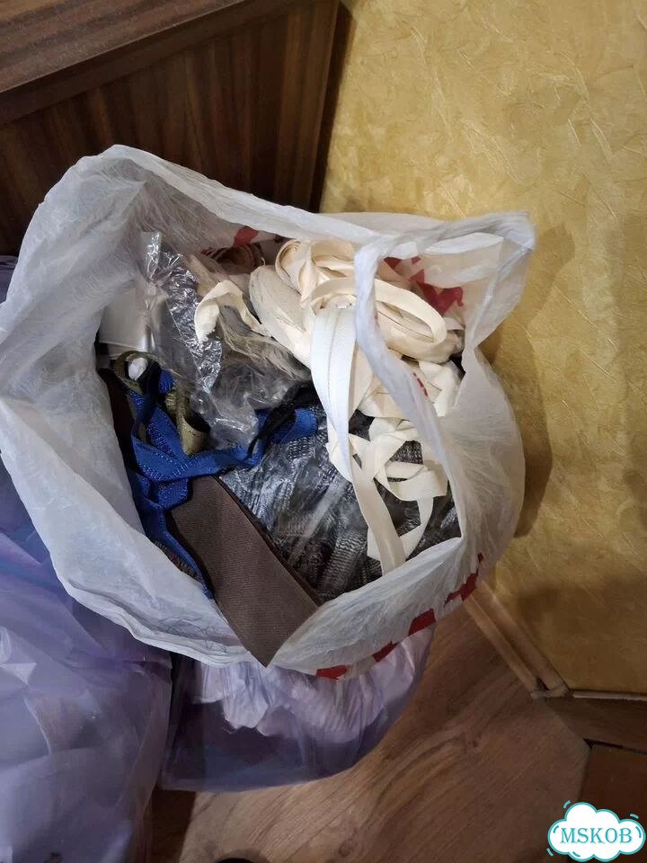 Обрезки тканей за две шоколадки обещано фото 2