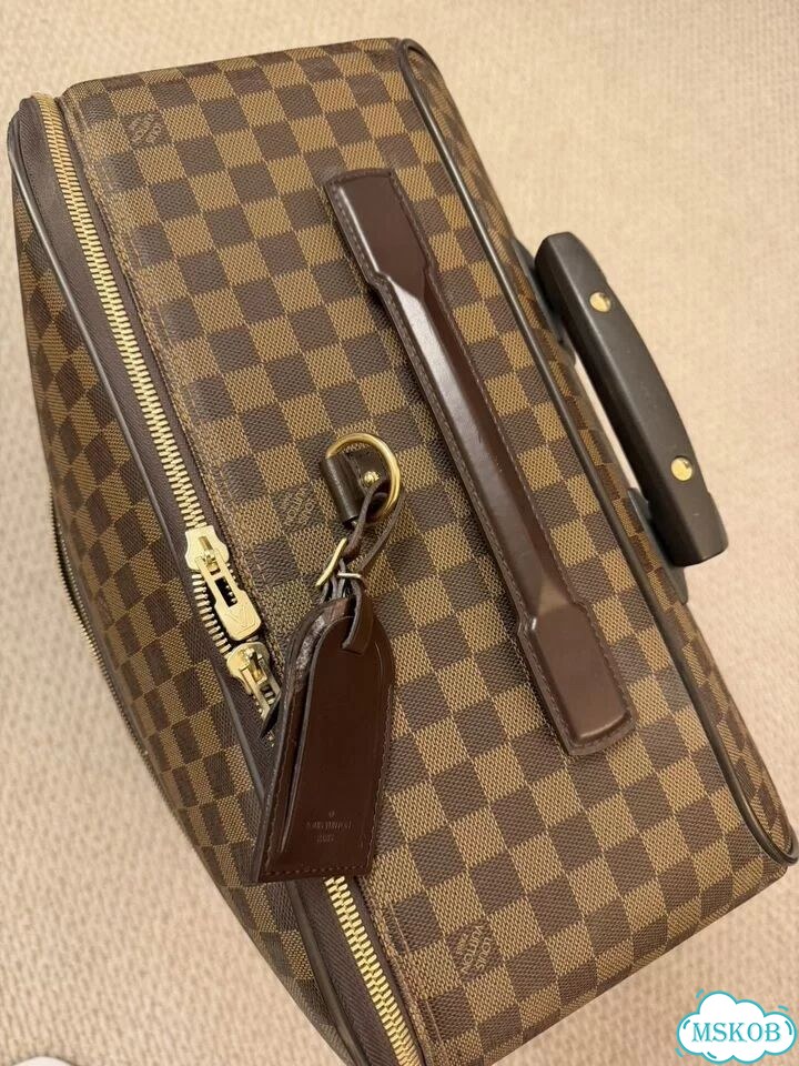 Чемодан louis vuitton фото 4