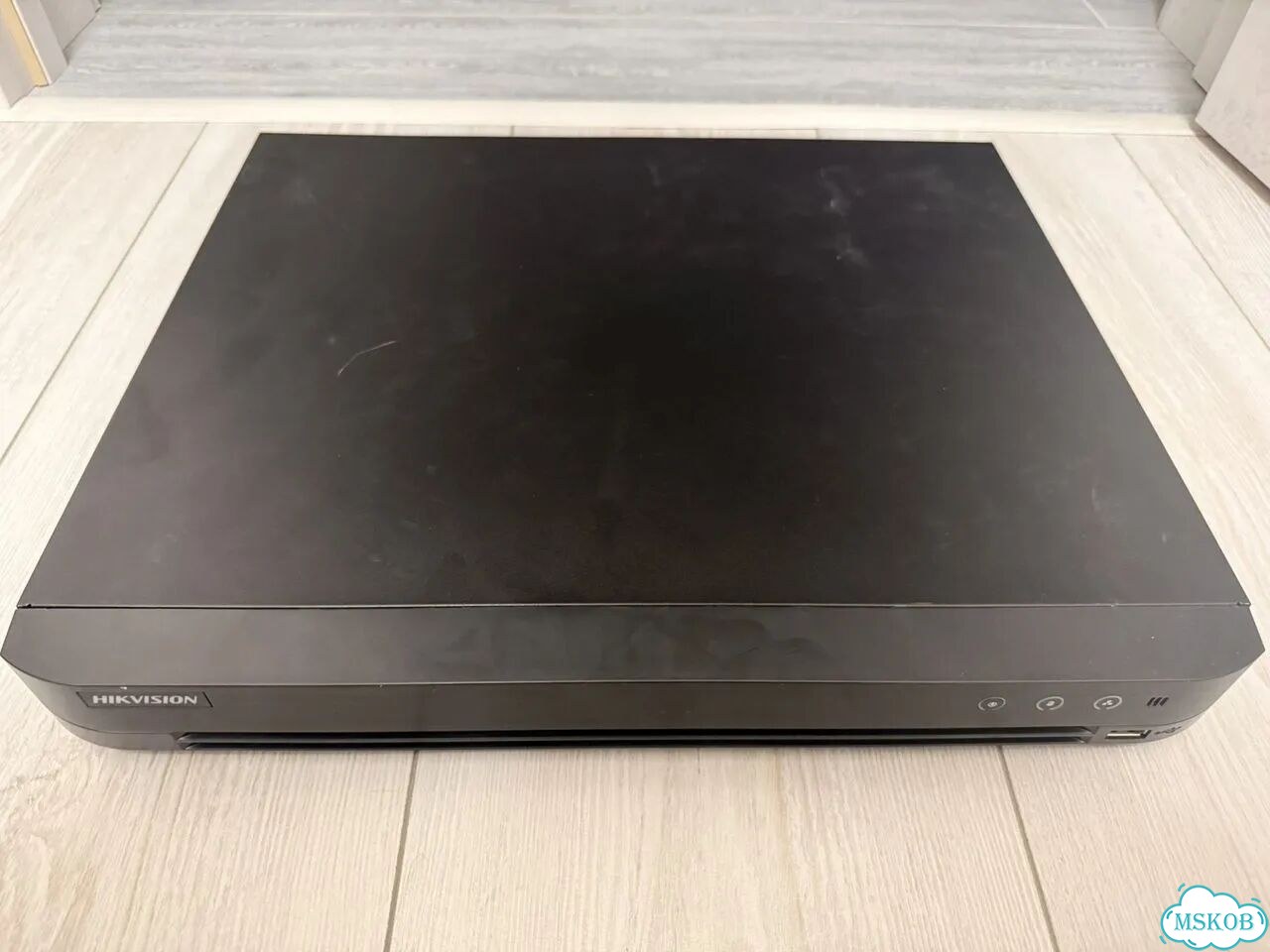 Видеорегистратор Hikvision IDS-7216huhi-M2/S(E) фото 1