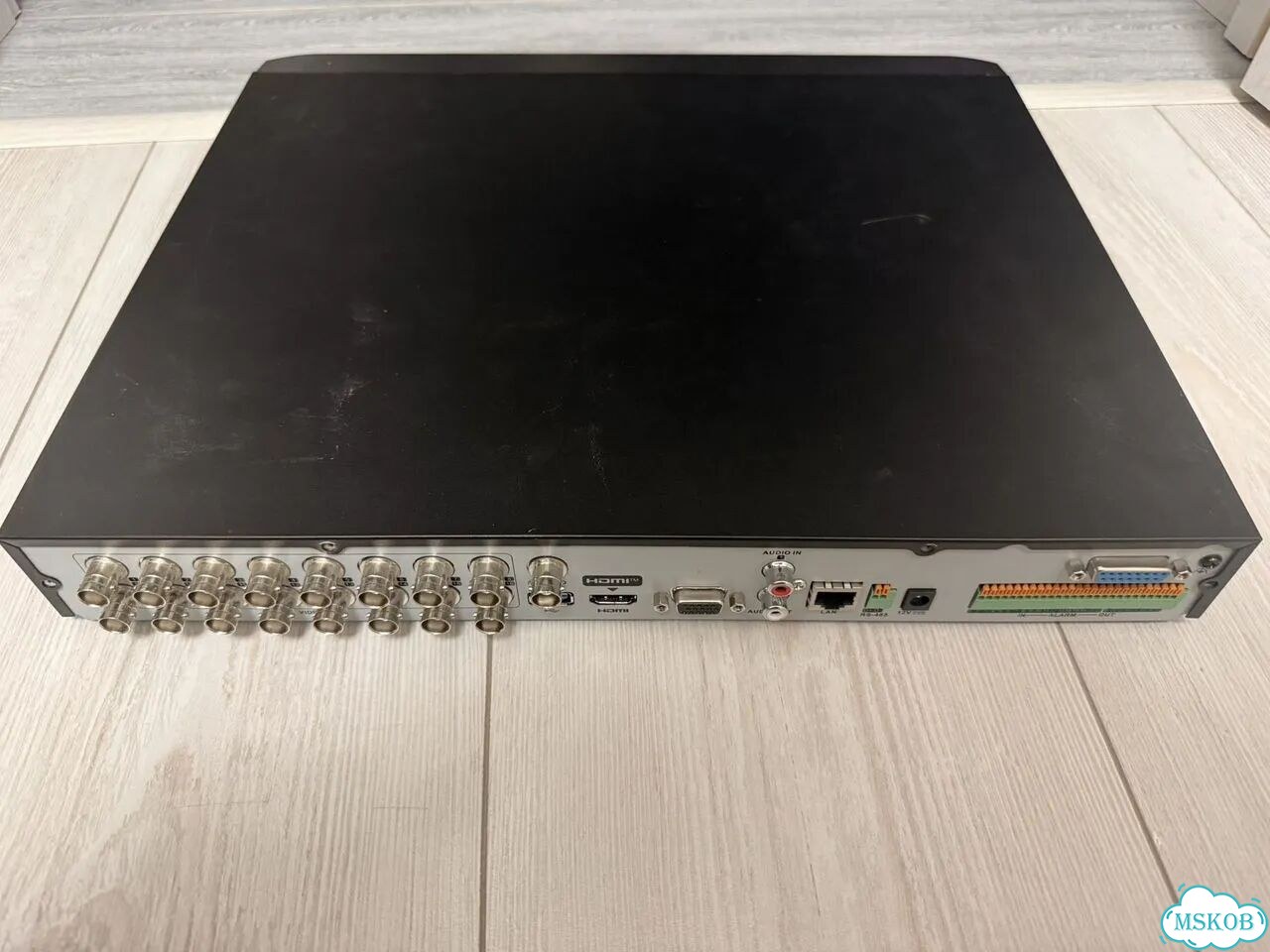 Видеорегистратор Hikvision IDS-7216huhi-M2/S(E) фото 2