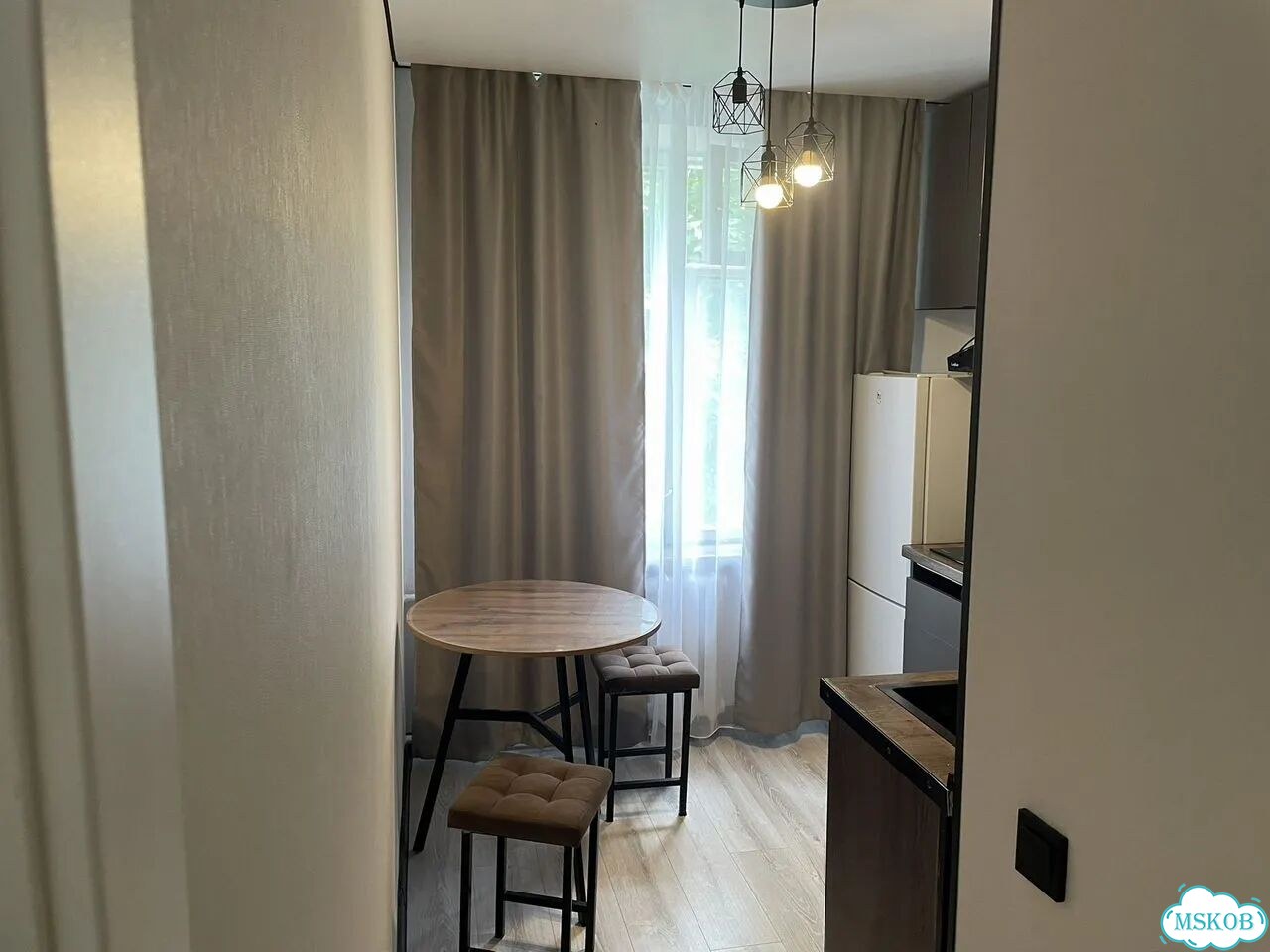 2-к. квартира, 43 м², 4/4 эт. фото 3