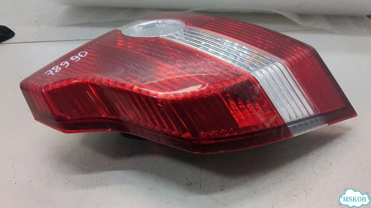 Фонарь (задний) левый Volvo S40 фото 2