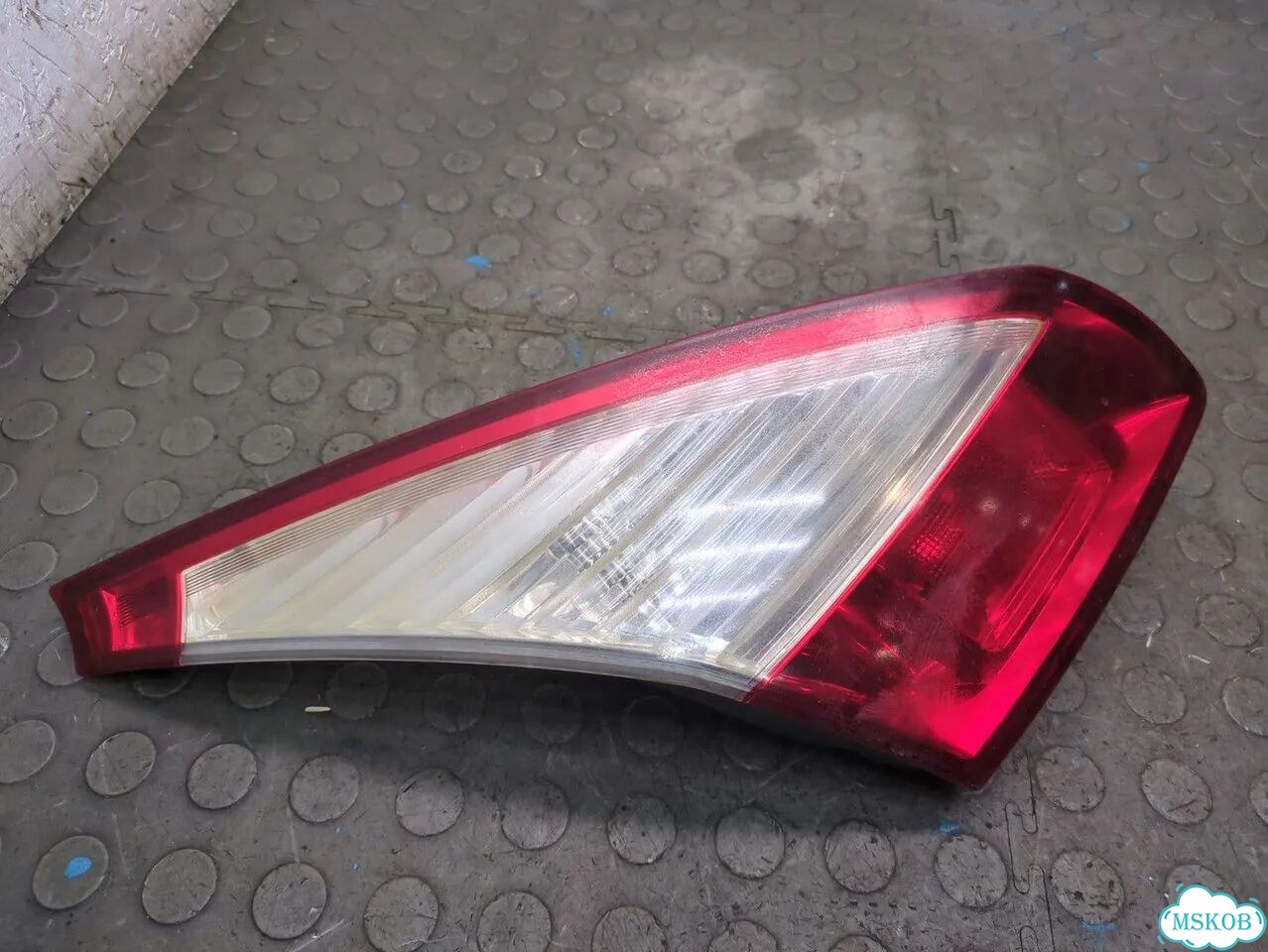 Фонарь крышки багажника левый Renault Megane 3 фото 1