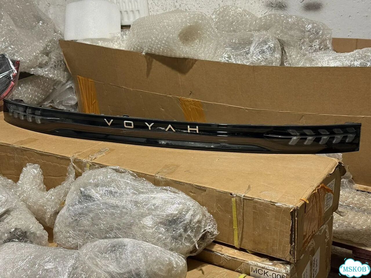 Фонарь задний центральный Voyah Free Оригинал фото 2