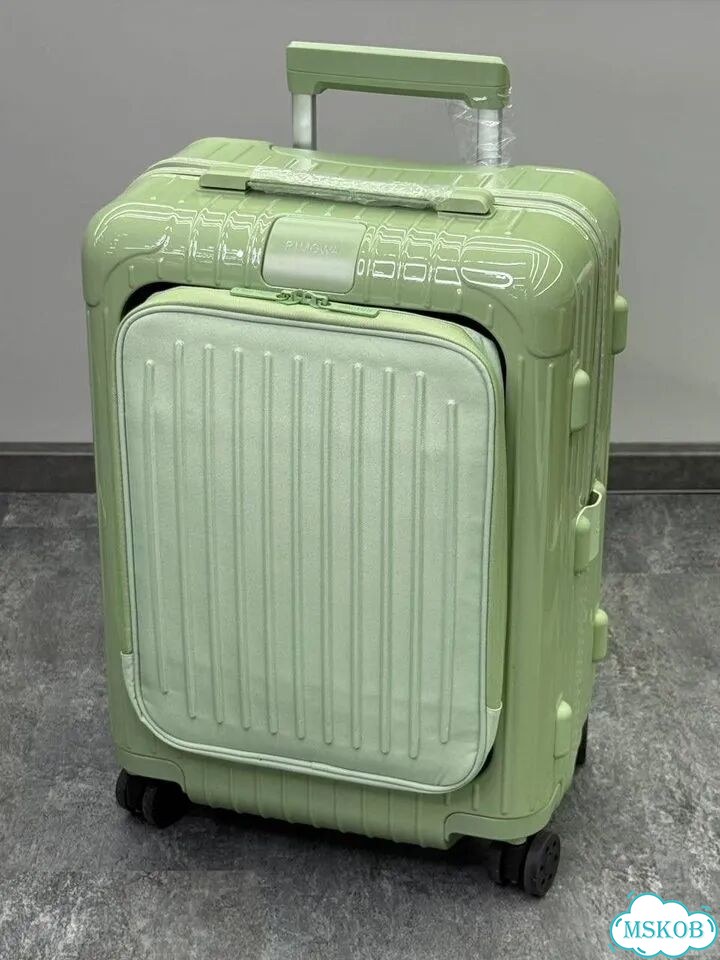 Чемодан на колесах Rimowa Cabin фото 2
