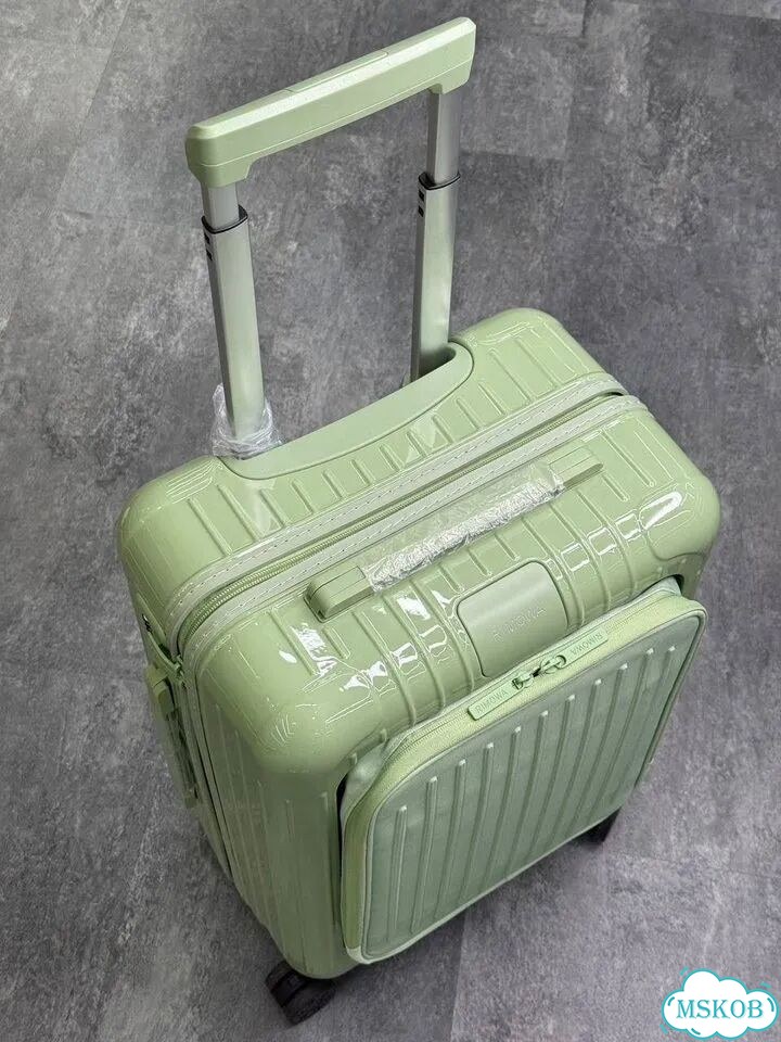 Чемодан на колесах Rimowa Cabin фото 5
