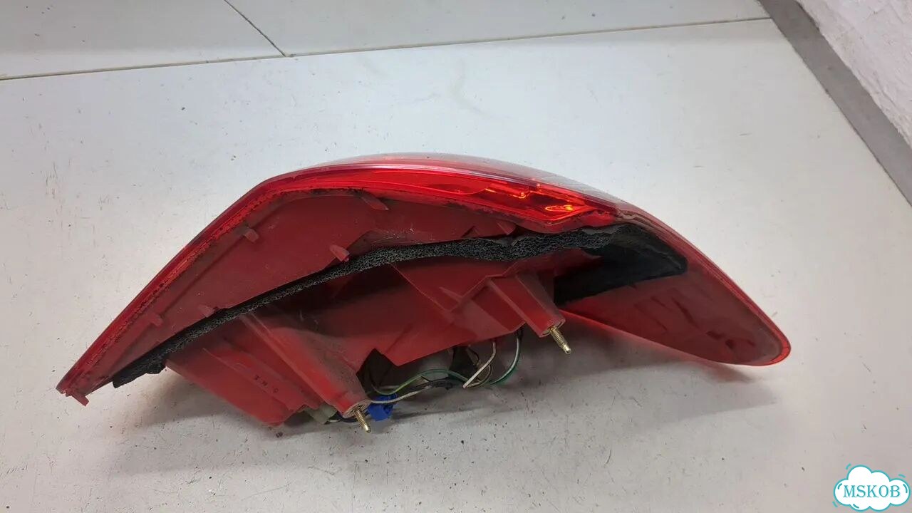 Фонарь (задний) левый Toyota RAV 4 фото 3