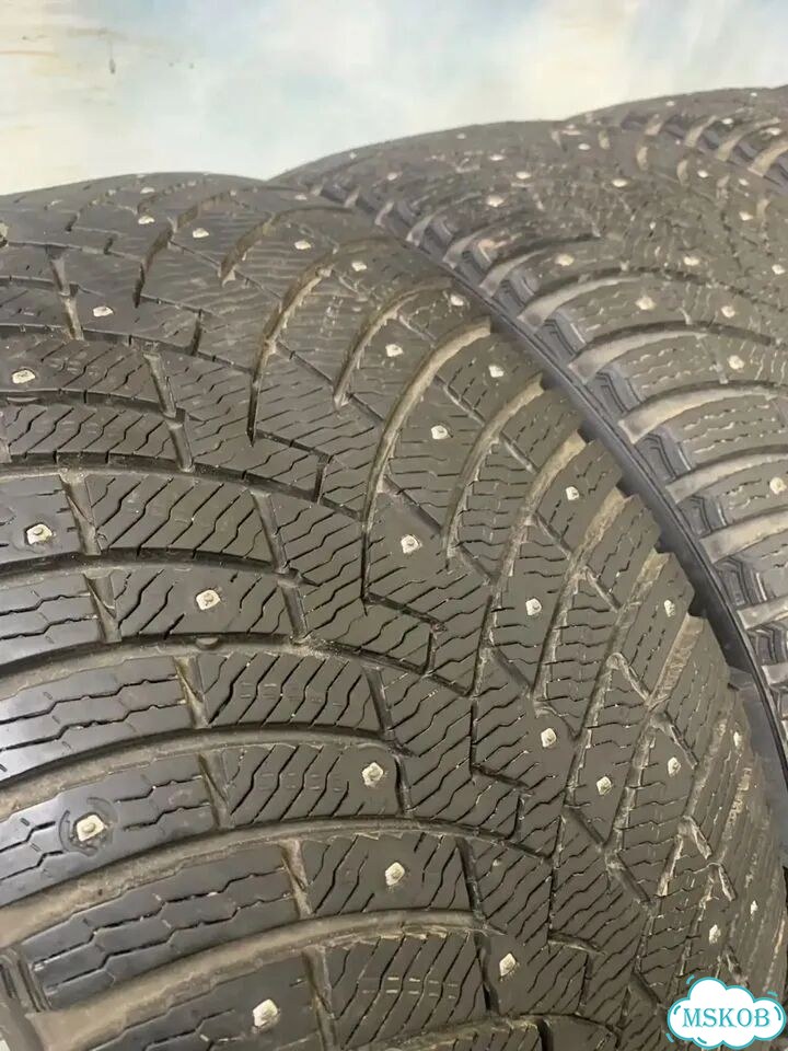 Pirelli Scorpion Ice Zero 2 285/45 R21 и 315/40 R21 115H фото 2