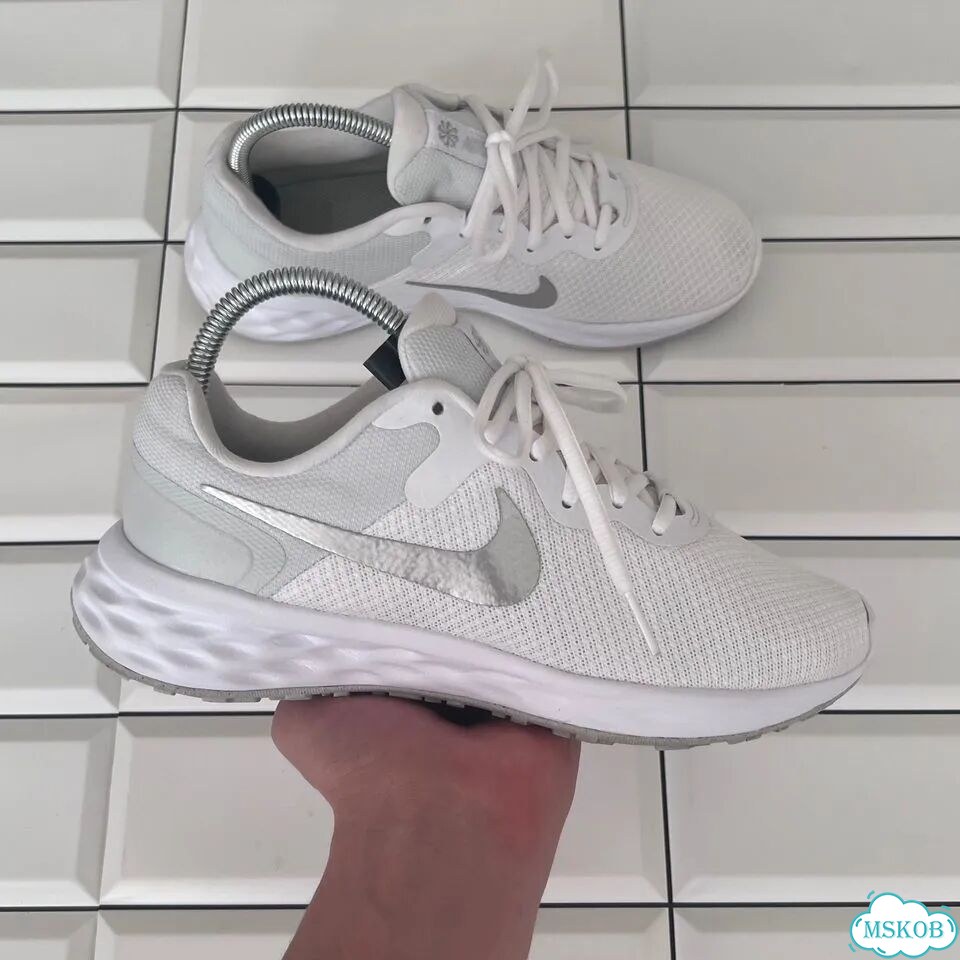 Кроссовки Nike Revolution 6 38.5(24.5cm) оригинал фото 1