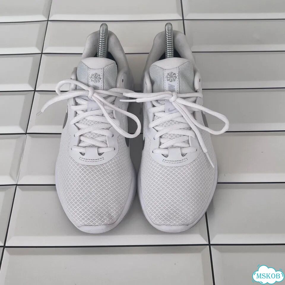 Кроссовки Nike Revolution 6 38.5(24.5cm) оригинал фото 2