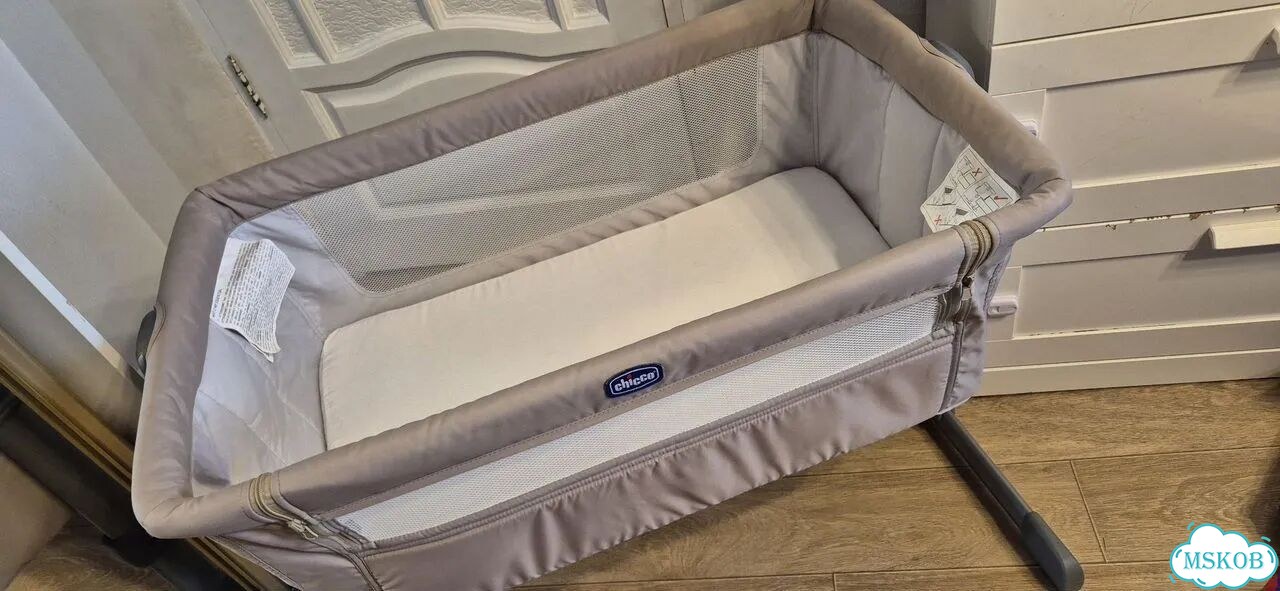 Приставная кроватка chicco next2me essential фото 2