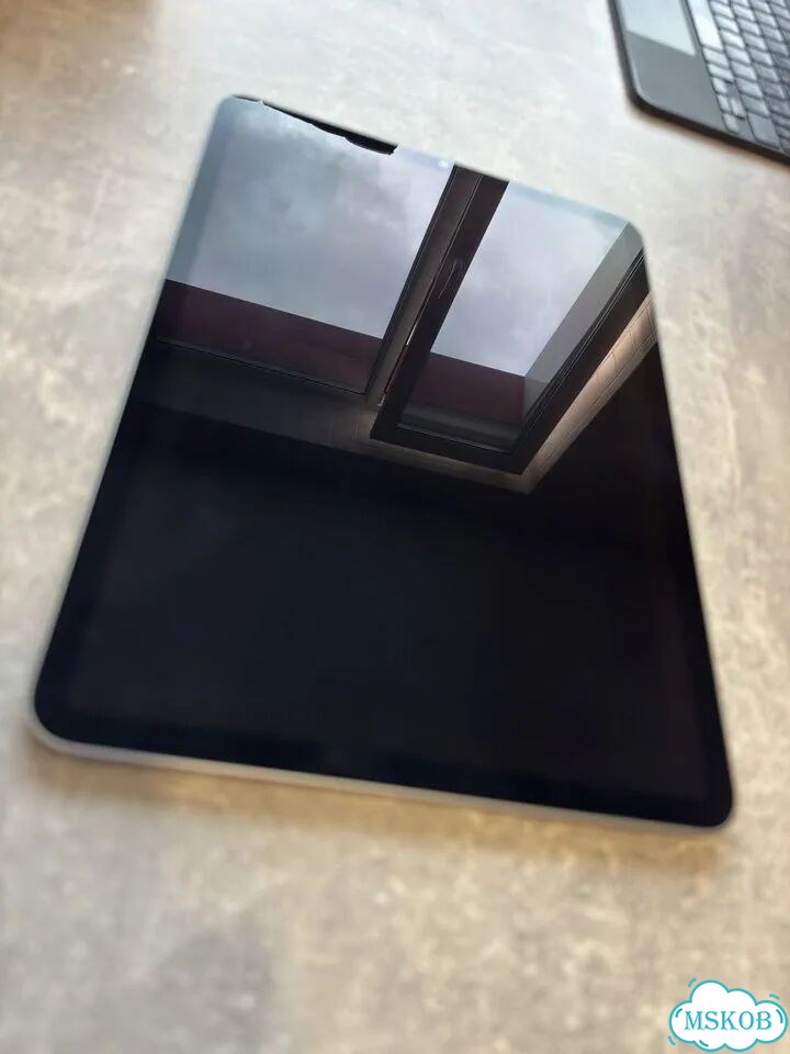 iPad 11 Pro M2 256 гб комплект с клавиатурой фото 4