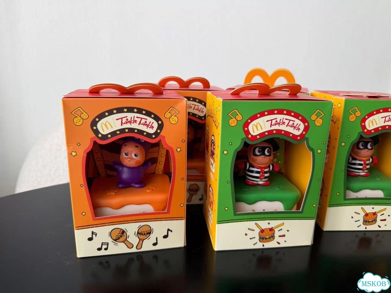 Фигурка McDonald’s POP mart Twinkle Twinkle фото 1