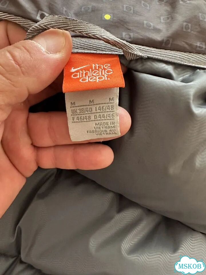Жилет пуховый nike оригинал фото 6
