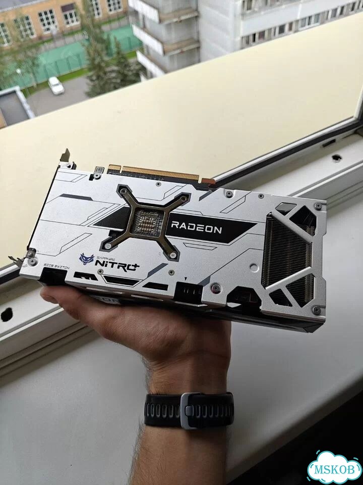 Sapphire RX 6600 XT nitro+ gaming OC 8Gb фото 2