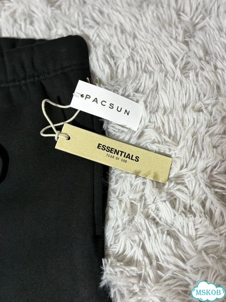 Шорты essentials fear of god фото 5