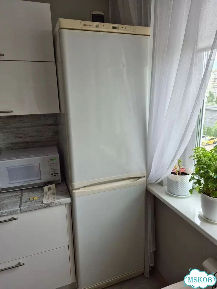 Холодильник бу фото 3