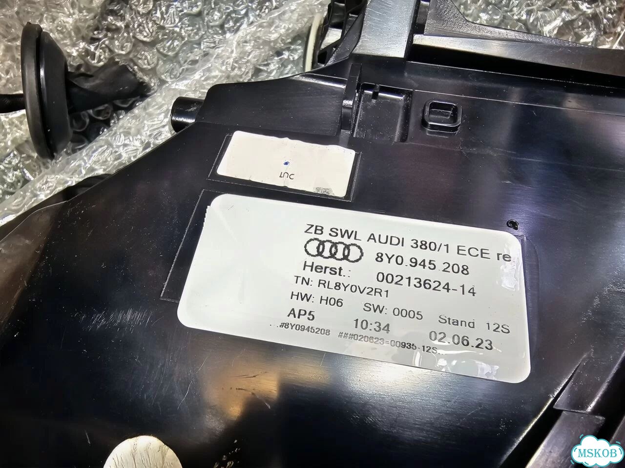 Фонари задние Audi a3 8Y фото 4