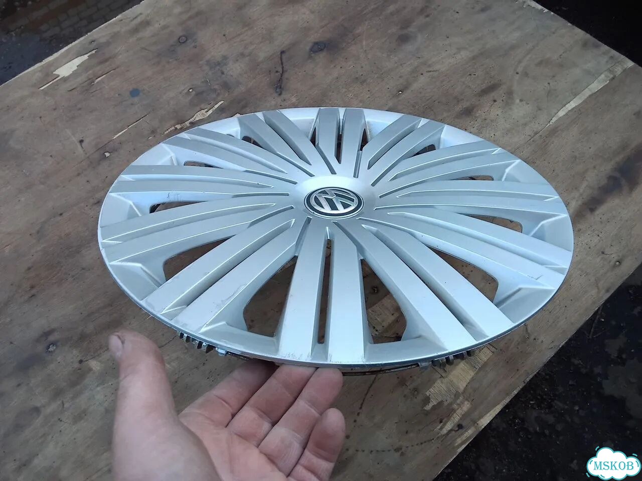 Колпак штатный R15 VW Polo 6C0601147A фото 4