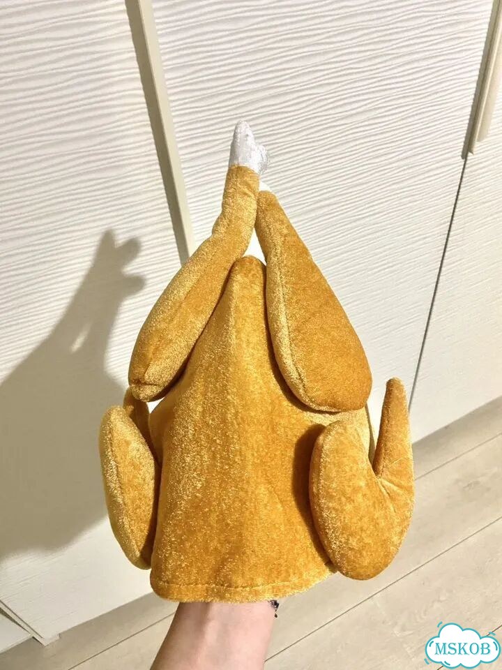Прикольная шапка курица фото 1