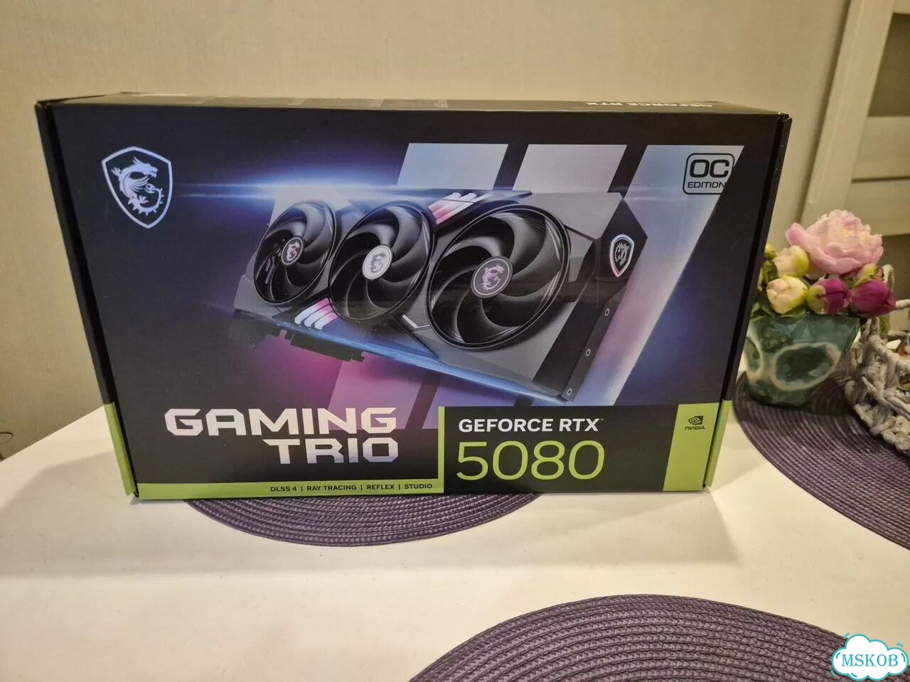 Коробка от rtx 5080 фото 1