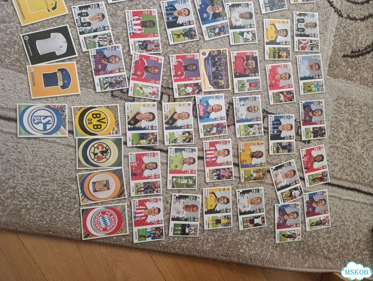 Наклейки panini fifa 365 2019 фото 3