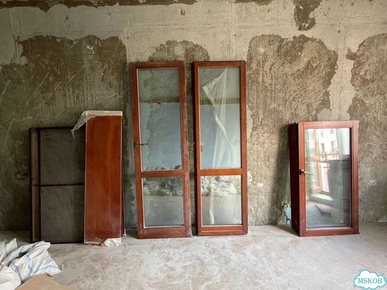 Балконный блок из массива дуба фото 1
