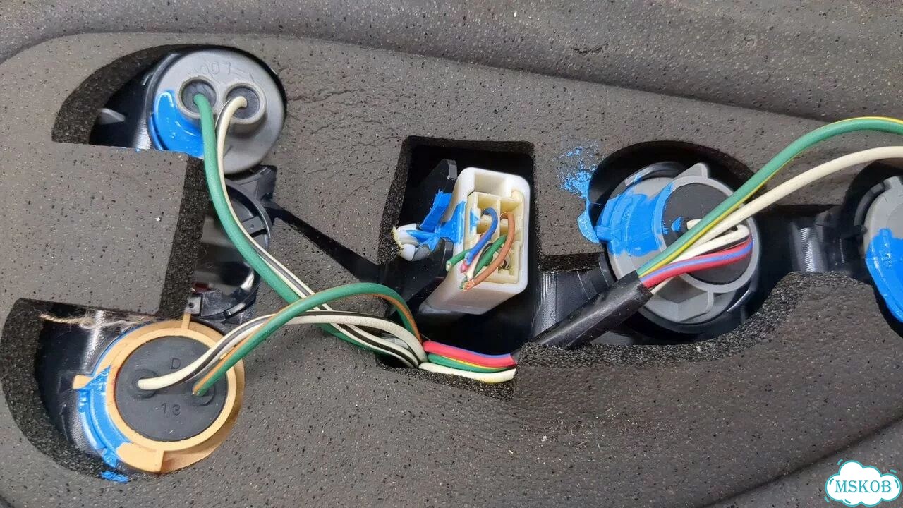 Фонарь (задний) правый Toyota Prius фото 8