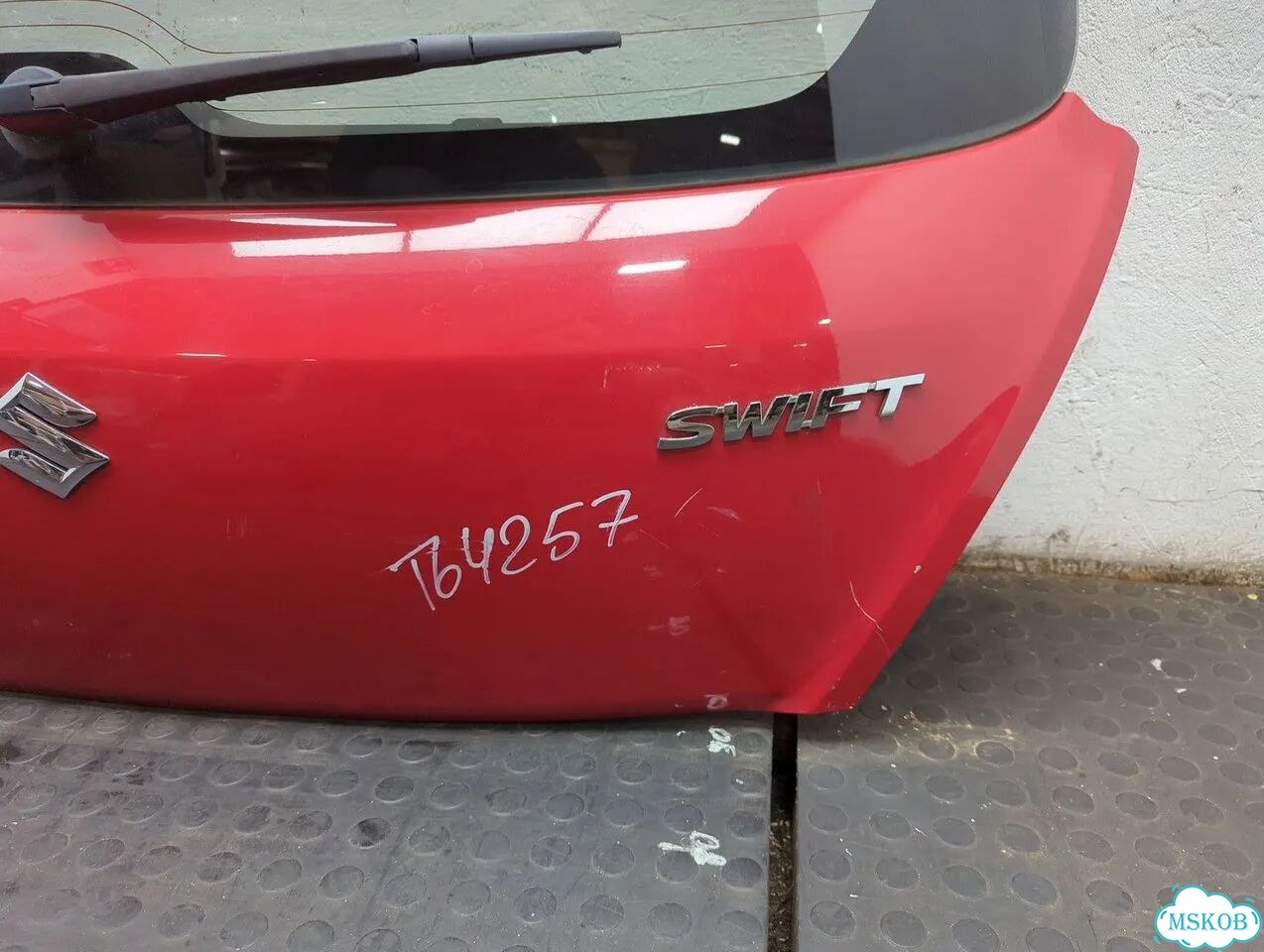 Крышка багажника Suzuki Swift фото 6