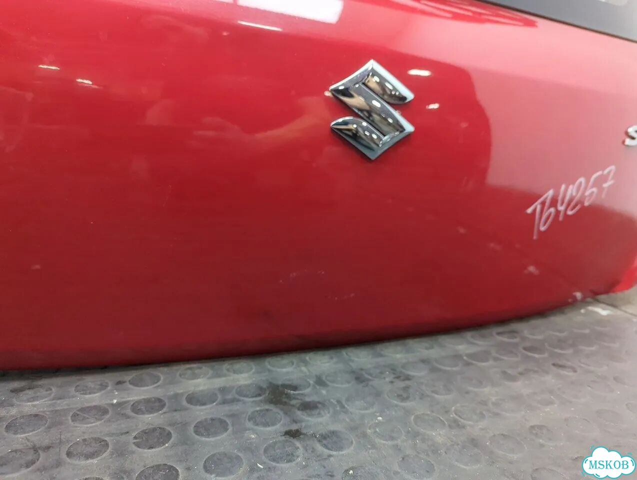 Крышка багажника Suzuki Swift фото 7