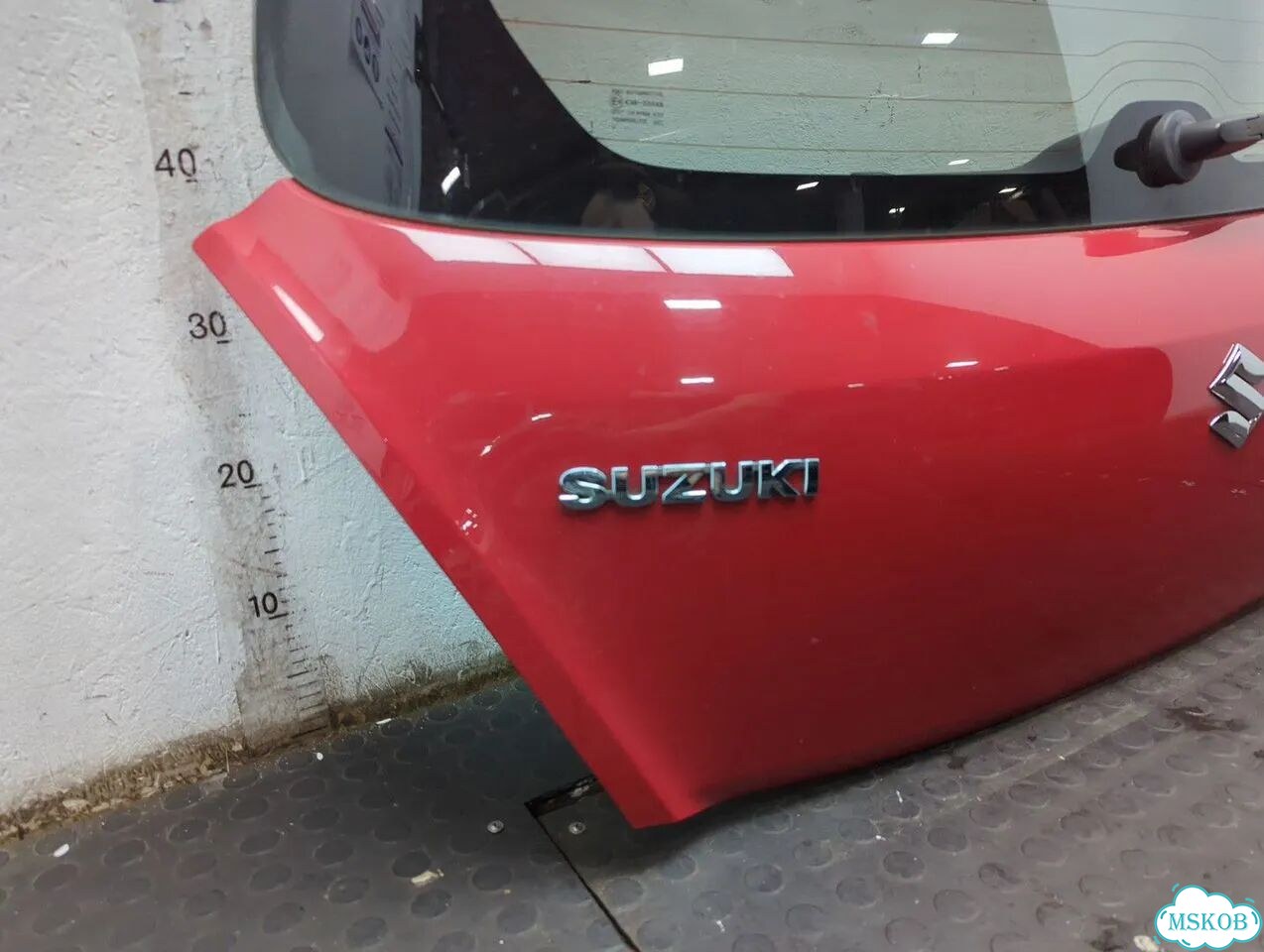 Крышка багажника Suzuki Swift фото 8