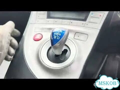 Капот Toyota Prius фото 2