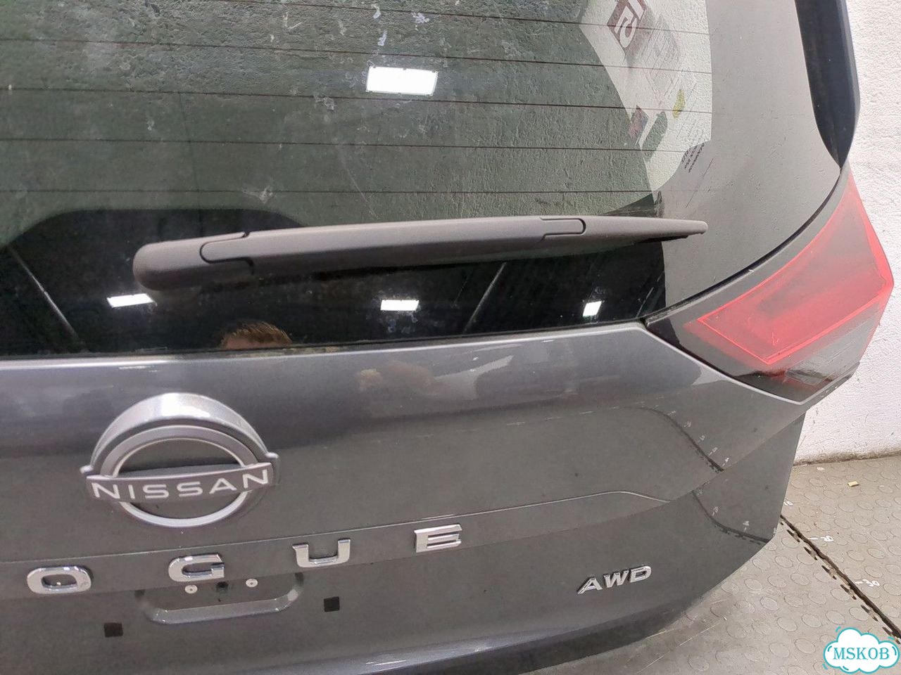 Крышка багажника Nissan Rogue фото 4